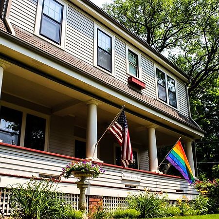Brown Street Inn Bed And Breakfast Iowa City Esterno foto